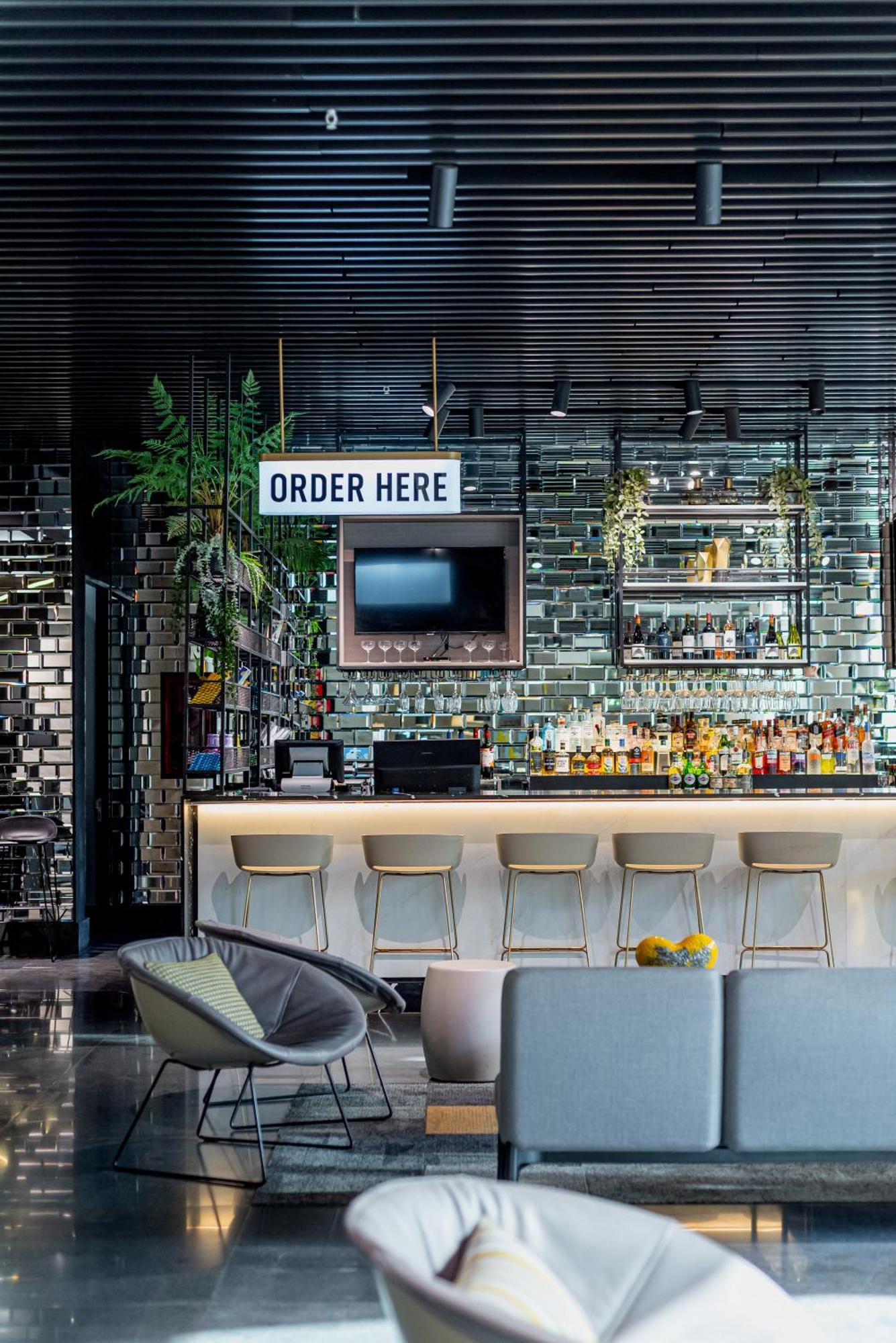 Ola Santiago Providencia, Tapestry Collection By Hilton Hotel Exterior photo