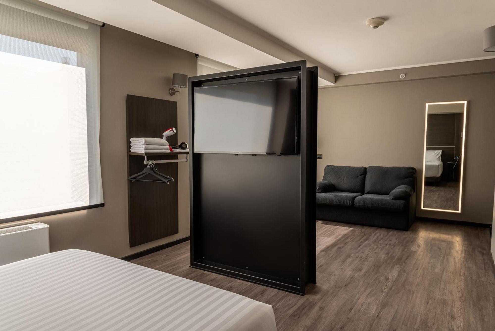 Ola Santiago Providencia, Tapestry Collection By Hilton Hotel Exterior photo