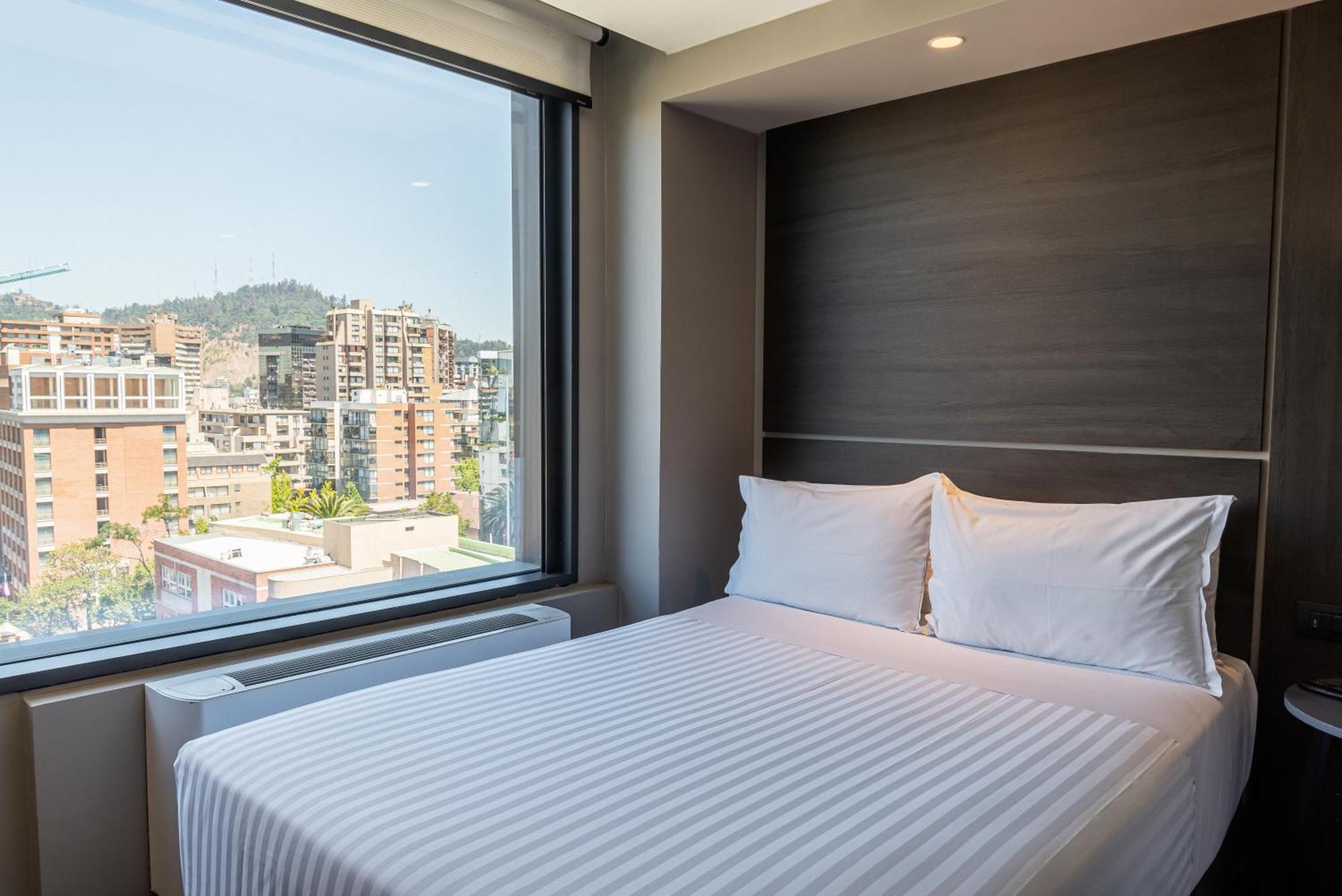 Ola Santiago Providencia, Tapestry Collection By Hilton Hotel Exterior photo