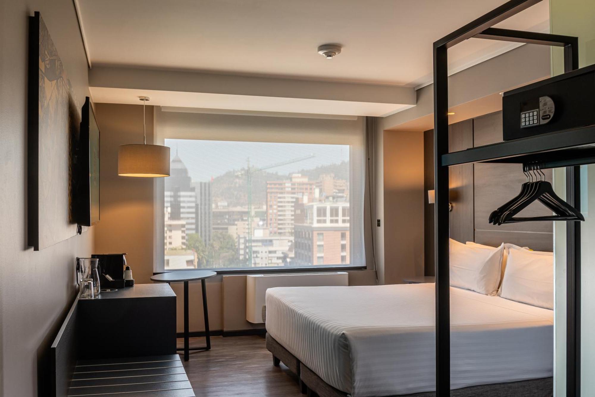 Ola Santiago Providencia, Tapestry Collection By Hilton Hotel Exterior photo